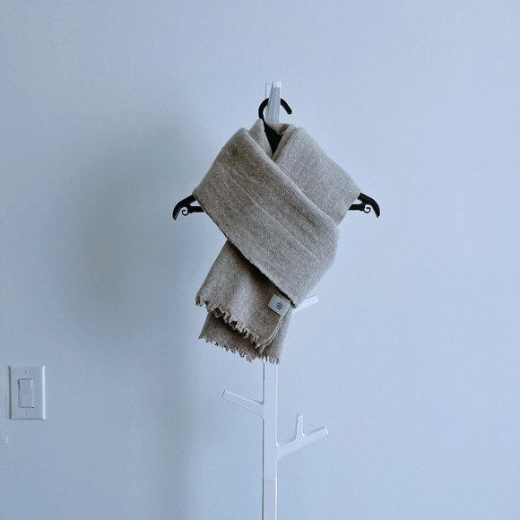 Low Classic Grey Wool Muffler Scarf - Picture 1 of 8